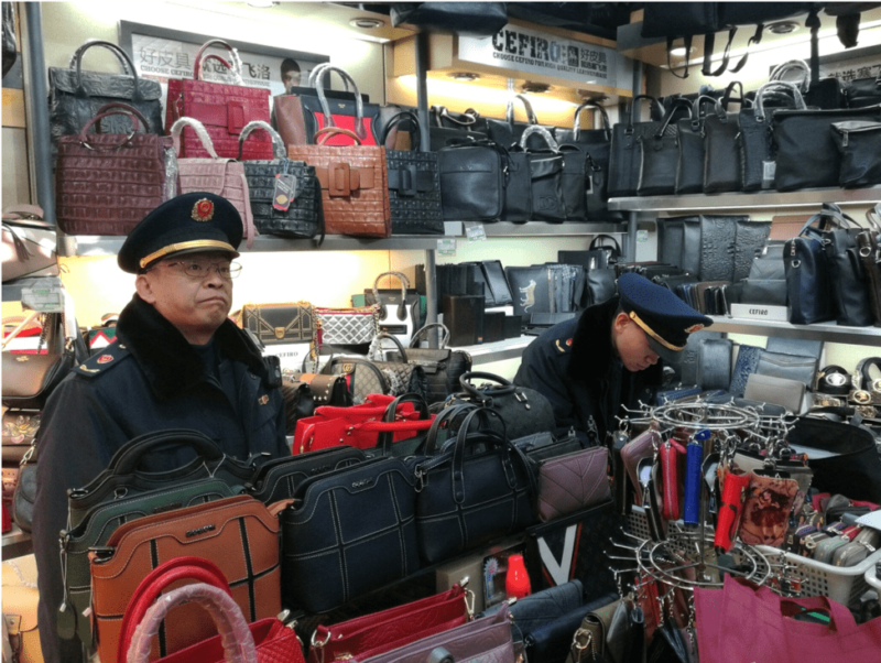 Fake clothes and luxury items worth € 16.5 million seized in Spain